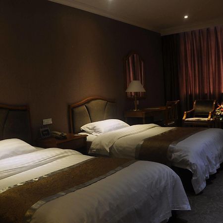 Garden City Hotel Chengdu Bagian luar foto