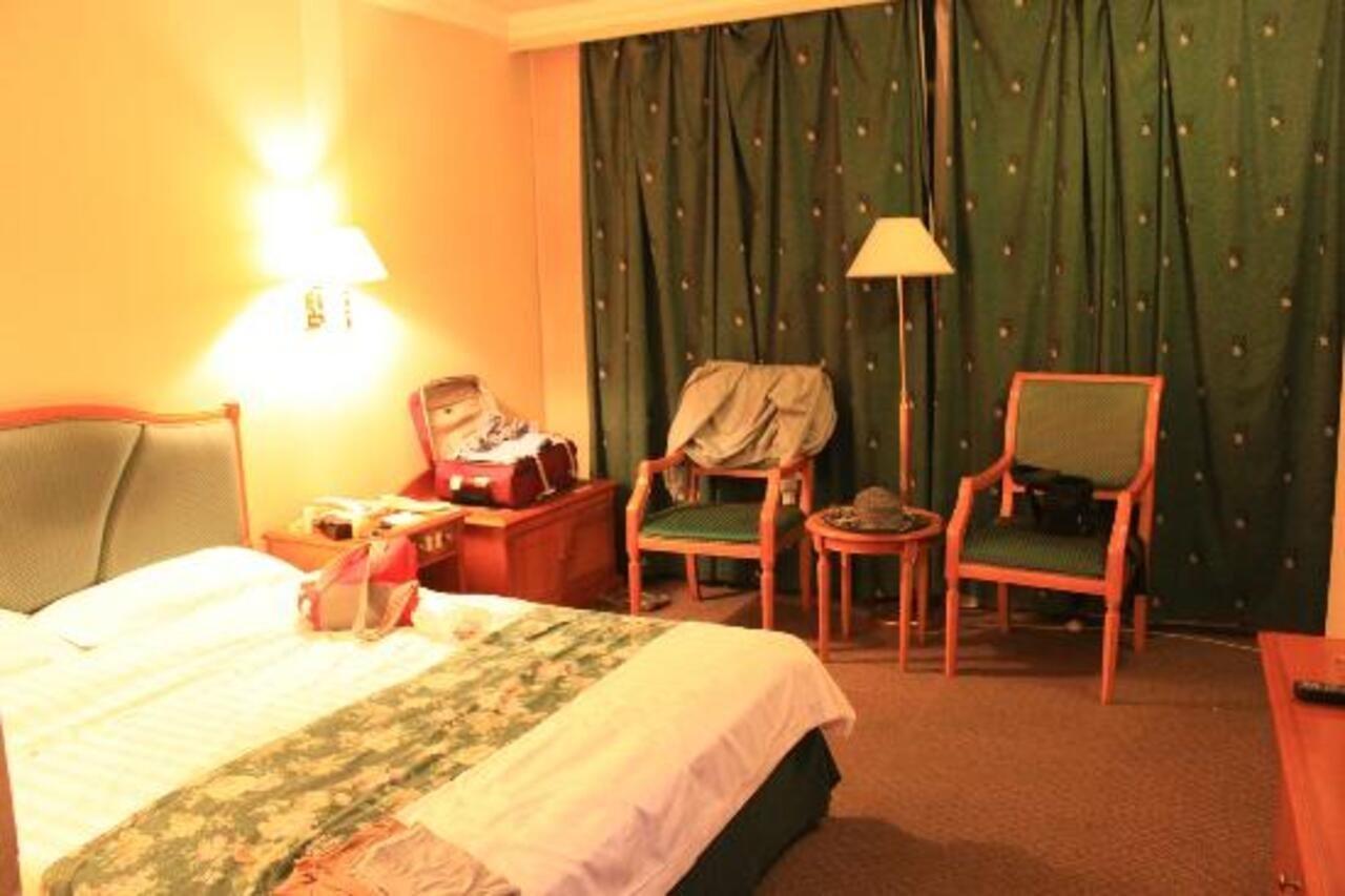 Garden City Hotel Chengdu Bagian luar foto