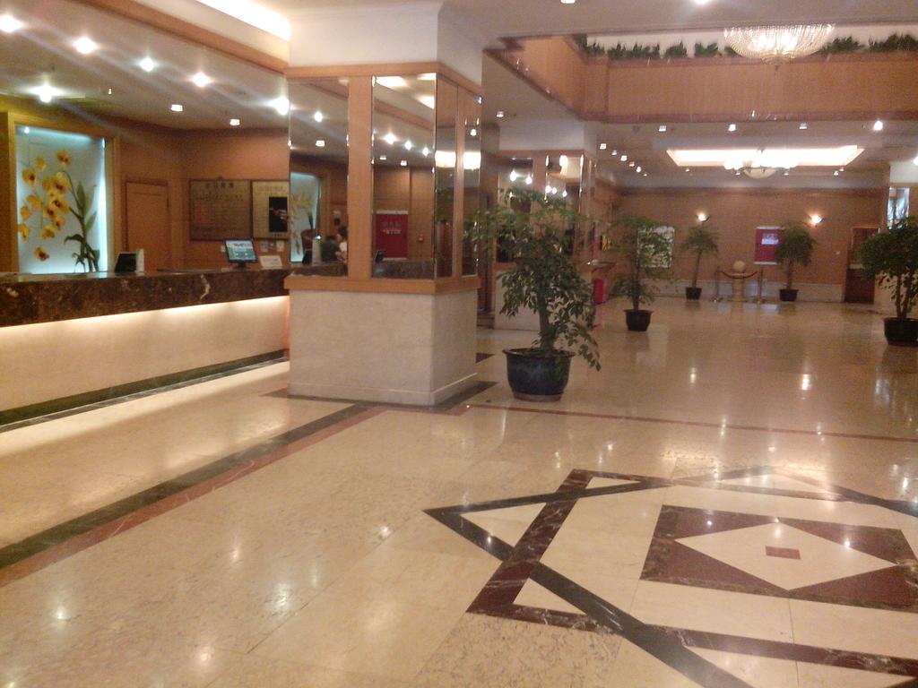 Garden City Hotel Chengdu Bagian luar foto
