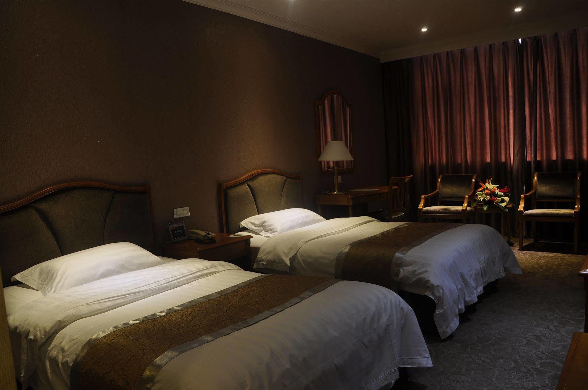 Garden City Hotel Chengdu Bagian luar foto