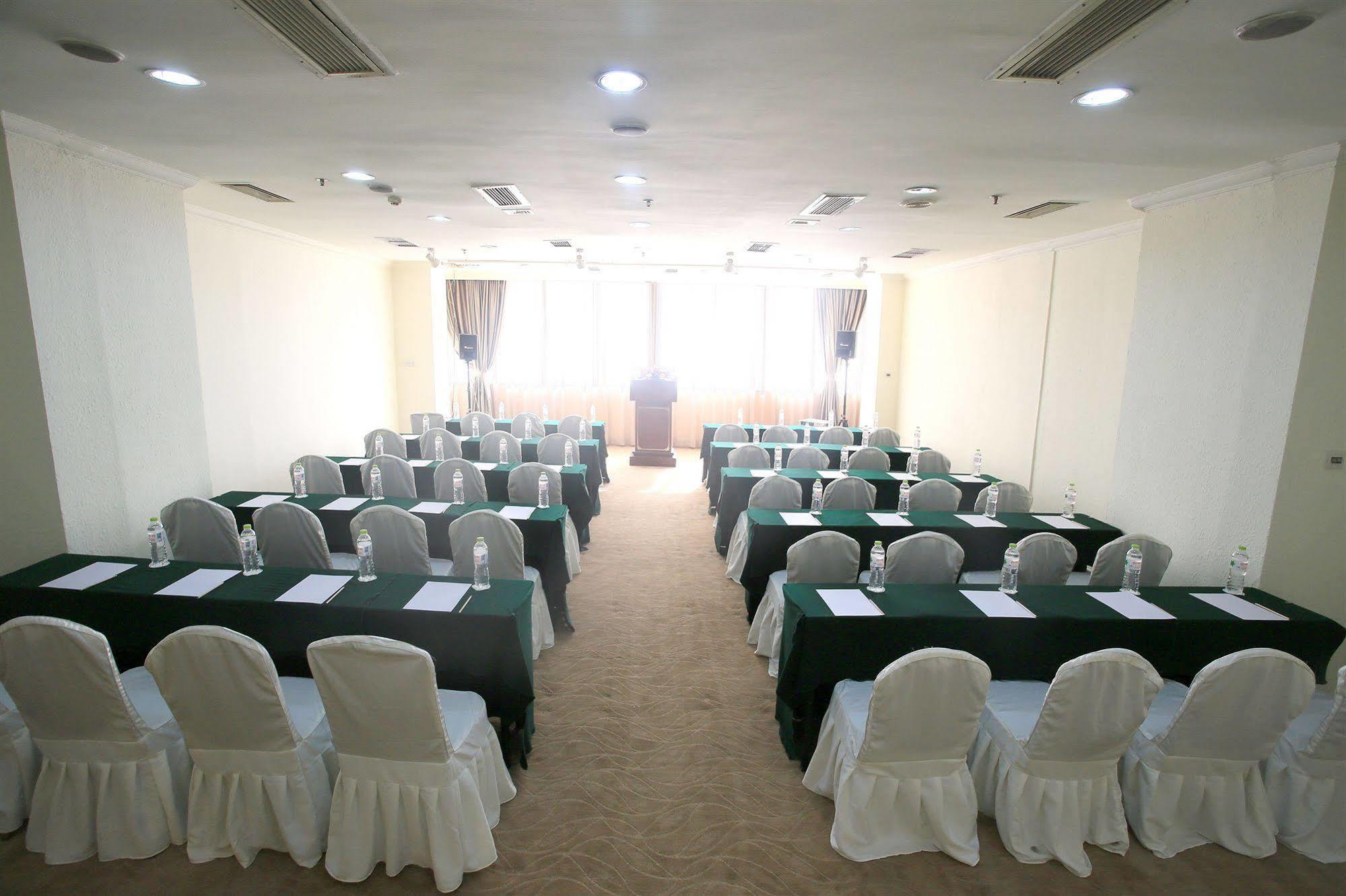 Garden City Hotel Chengdu Bagian luar foto