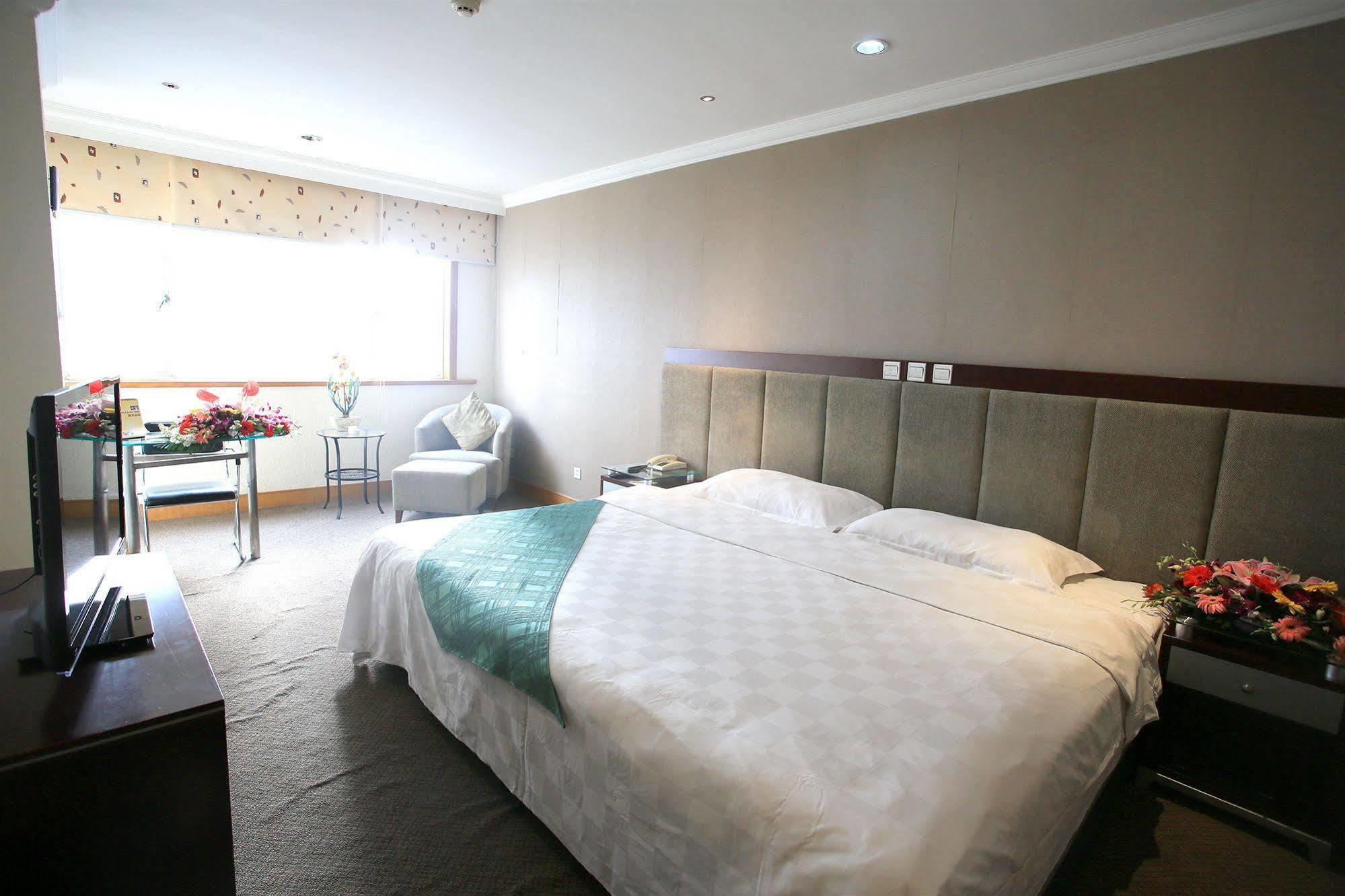 Garden City Hotel Chengdu Bagian luar foto